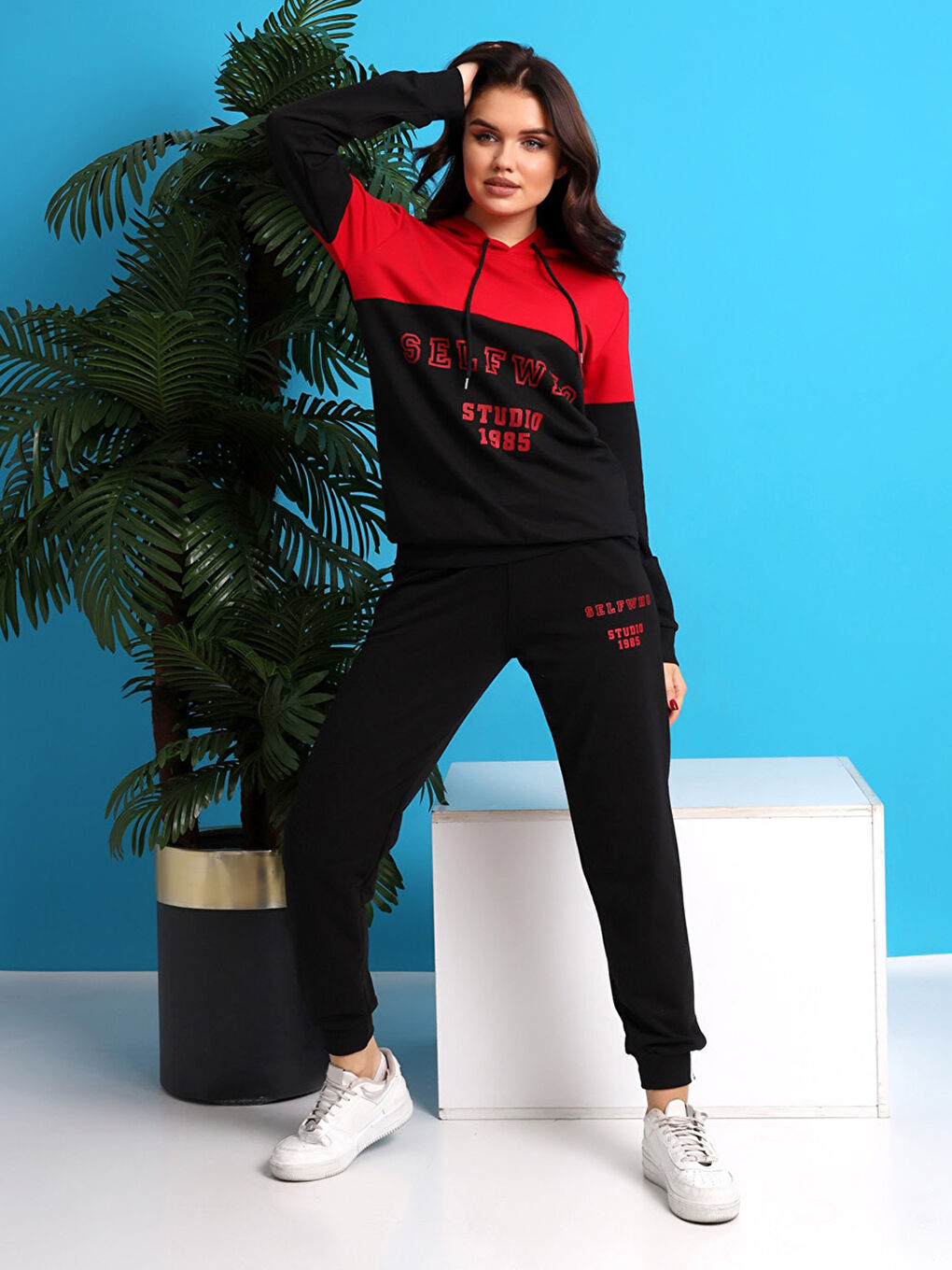 Kırmızı Kapüşonlu Baskılı Uzun Kollu Kadın Eşofman Takımı-2