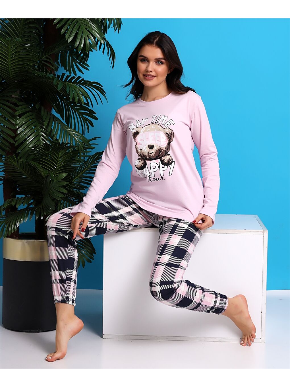 Siyah Bisiklet Yaka Baskılı Uzun Kollu Kadın Pijama Takımı-4