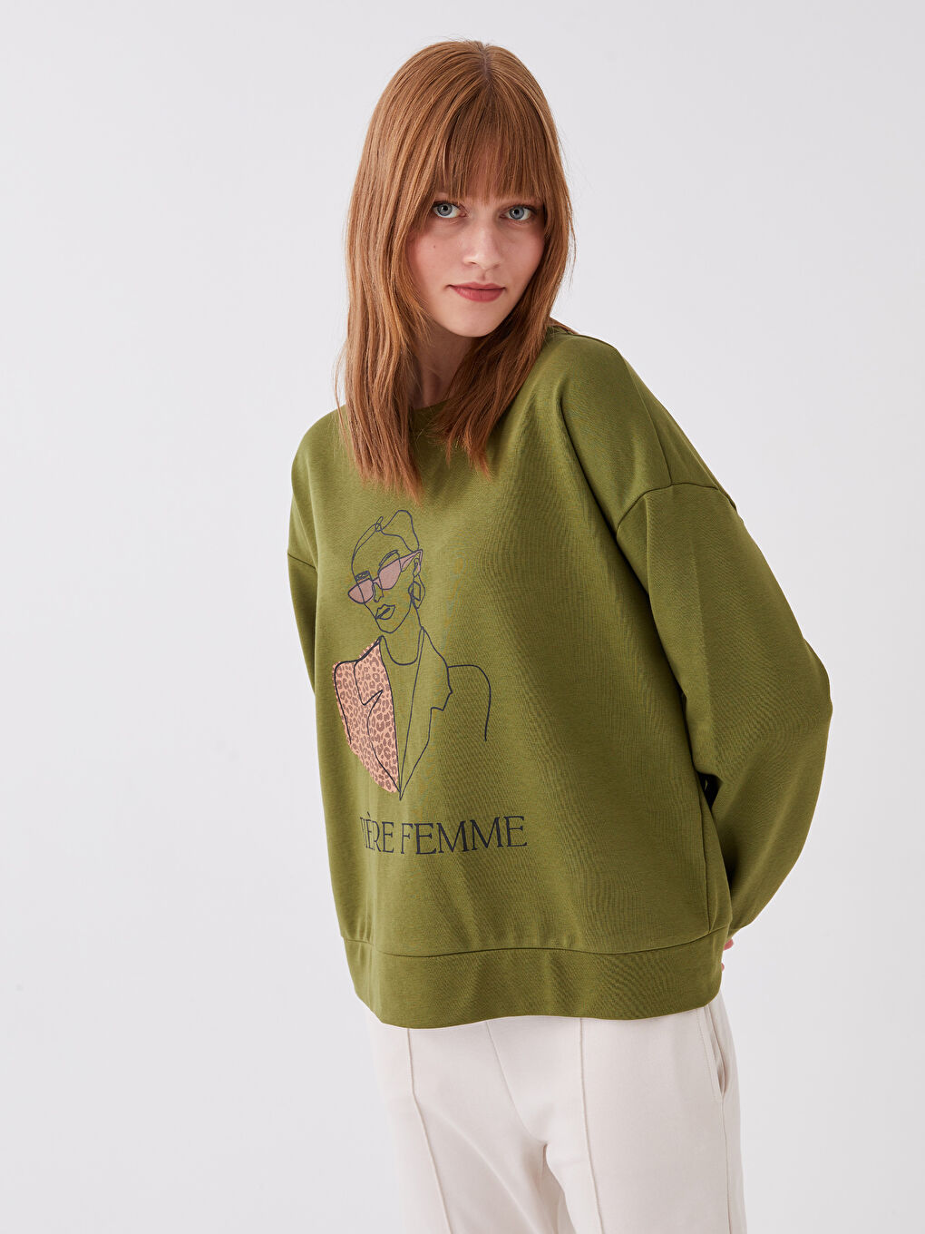 سويت شيرت أوفراسايز كم طويل مطبوع بياقة دائرية للسيدات