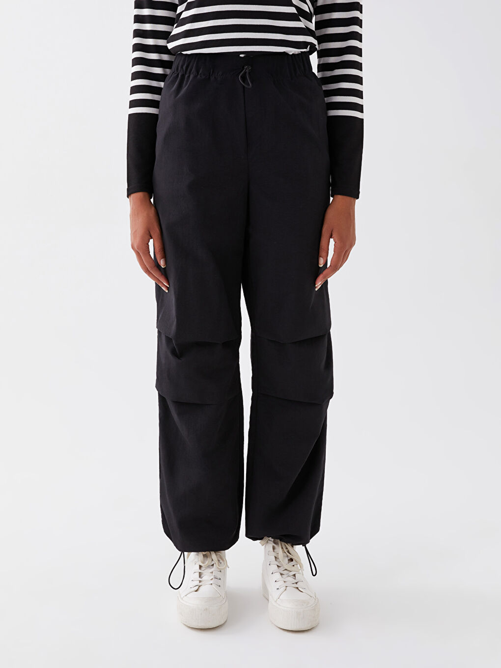 Siyah Kadın Beli Lastikli Düz Paraşüt Pantolon-3