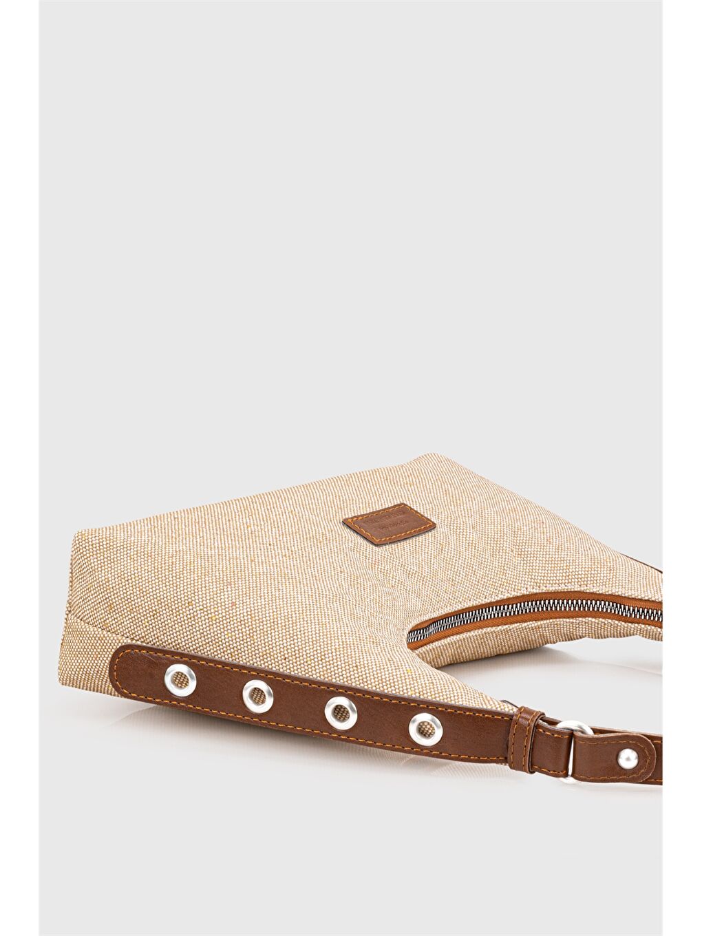 Ekru Etiket Baskılı Kadın Kol Çantası-2