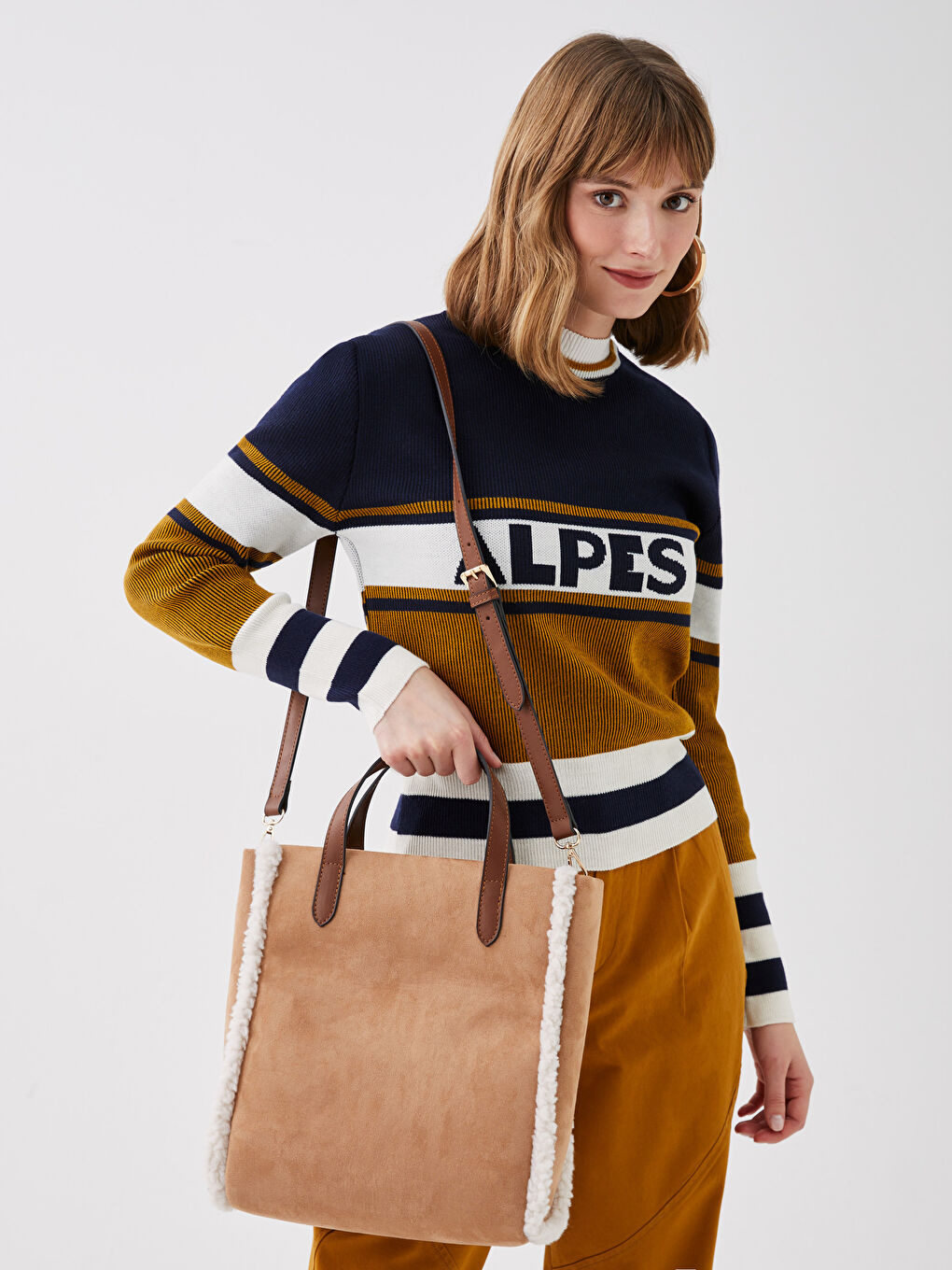 Kahverengi Süet Görünümlü Pelüş ve Deri Detaylı Kadın Tote Çanta-1