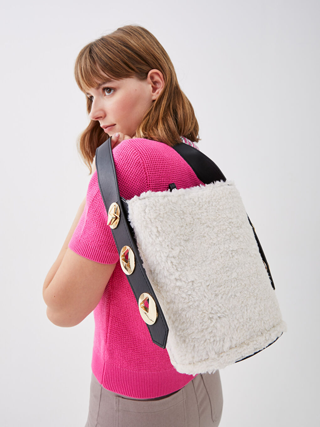 Ekru Kadın Pelüş Omuz Çantası-1