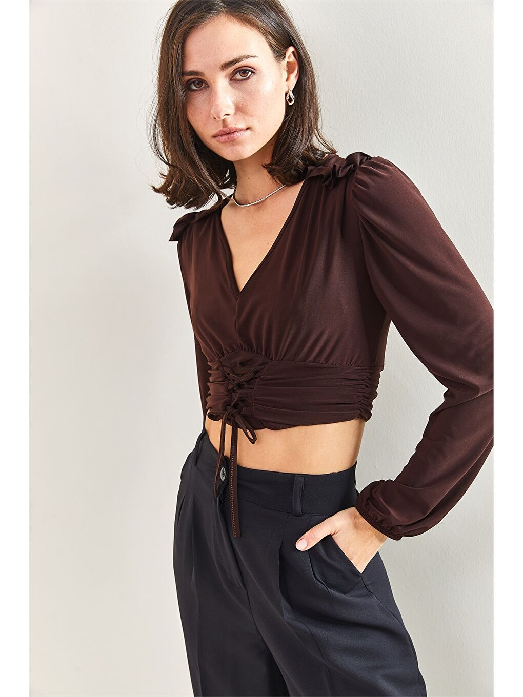 Kahverengi V Yaka Düz Uzun Kollu Crop Kadın Bluz-1