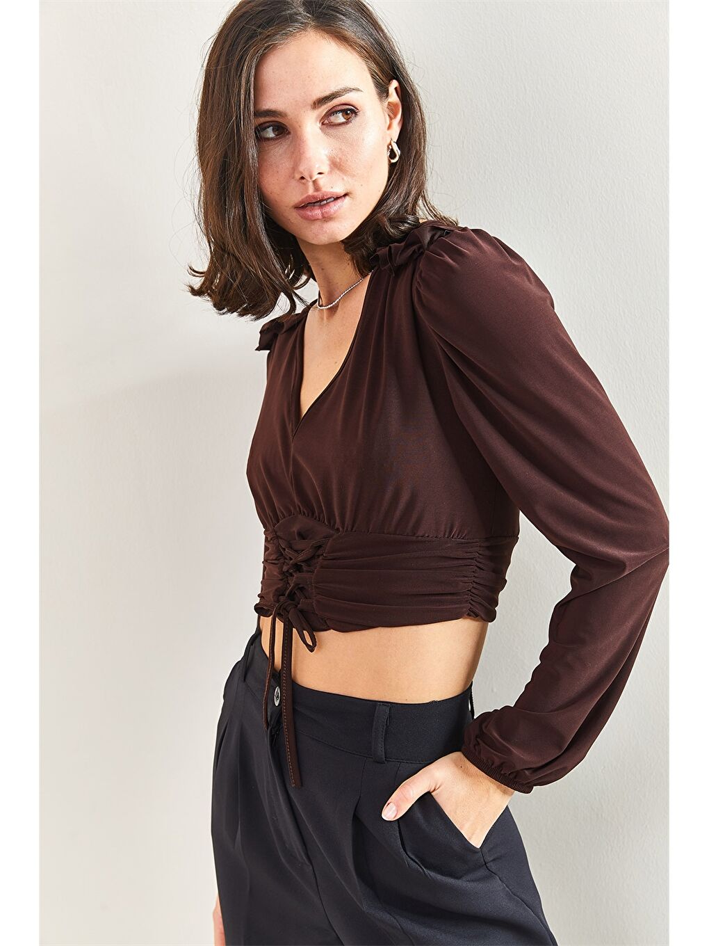 Kahverengi V Yaka Düz Uzun Kollu Crop Kadın Bluz-2