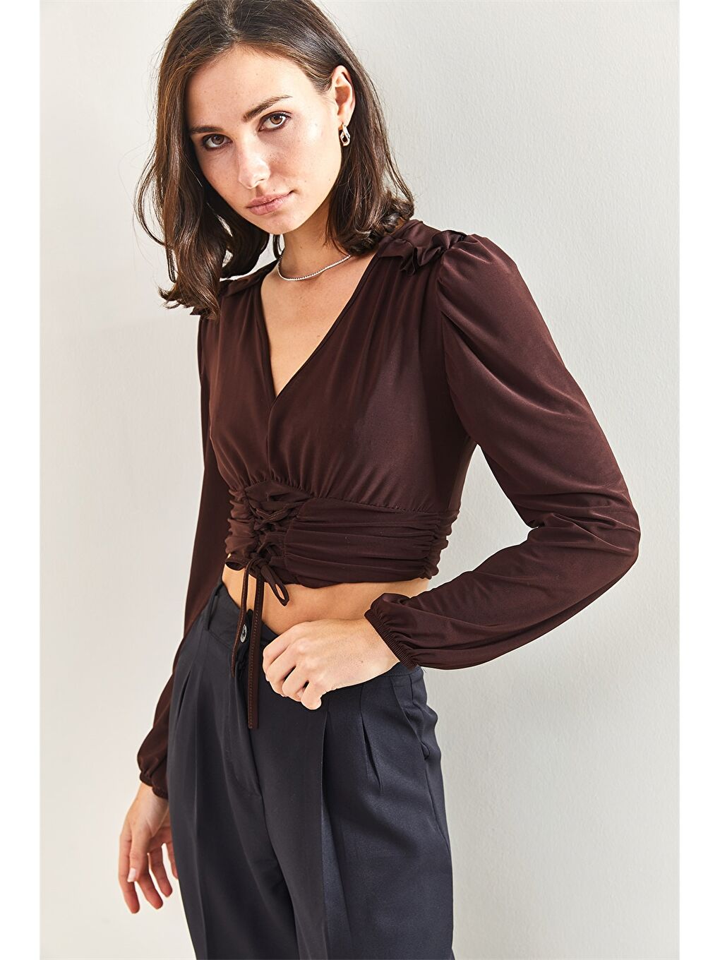 Kahverengi V Yaka Düz Uzun Kollu Crop Kadın Bluz-5