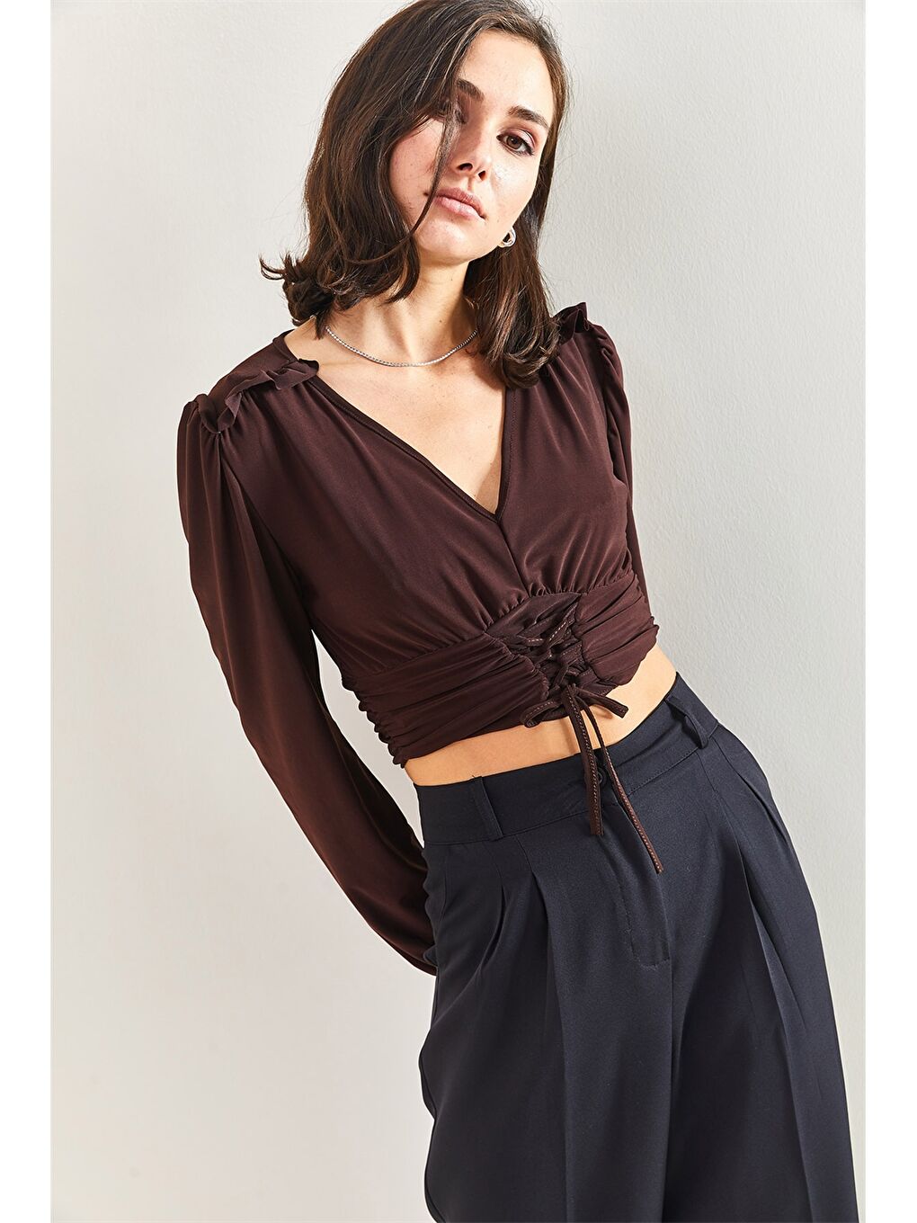 Kahverengi V Yaka Düz Uzun Kollu Crop Kadın Bluz-6