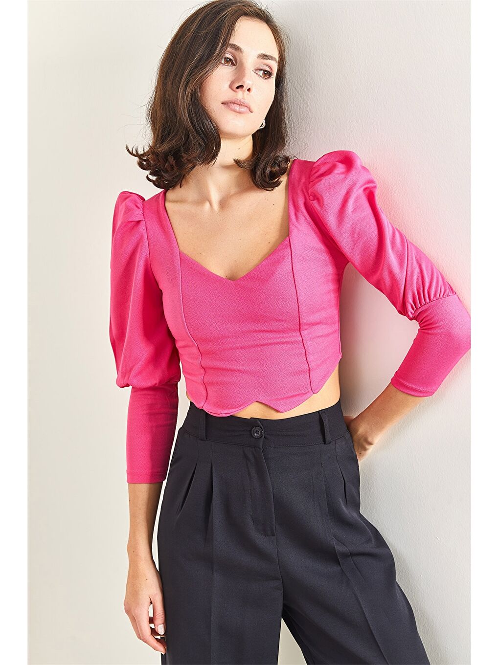 Pembe Kalp Yaka Düz Uzun Kollu Crop Kadın Bluz
