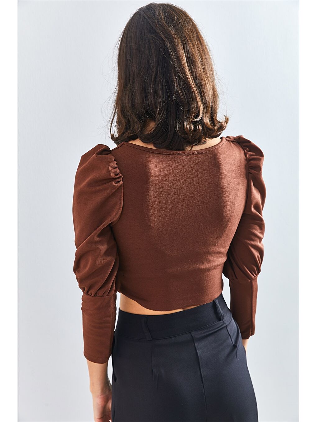 Kahverengi Kalp Yaka Düz Uzun Kollu Crop Kadın Bluz-6