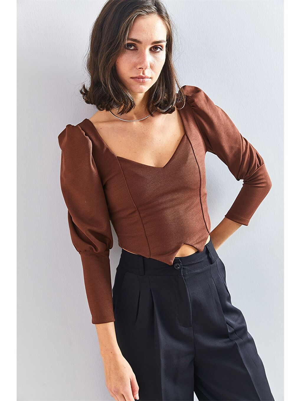 Kahverengi Kalp Yaka Düz Uzun Kollu Crop Kadın Bluz-7