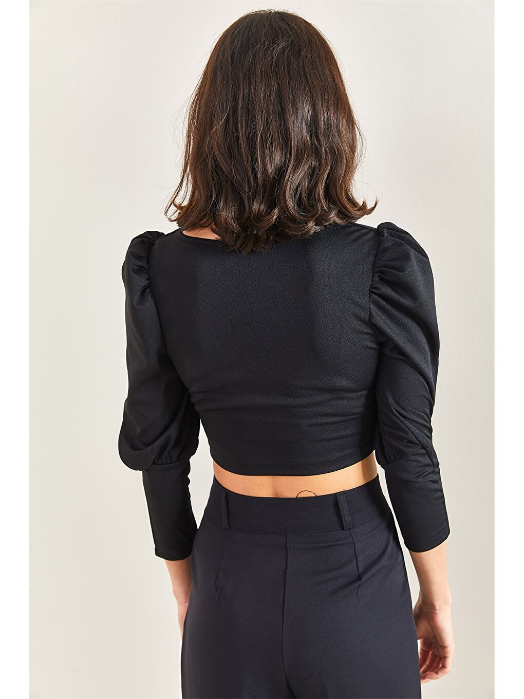 Siyah Kalp Yaka Düz Uzun Kollu Crop Kadın Bluz-5