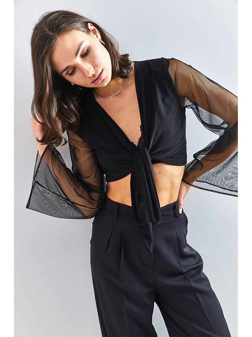 Siyah V Yaka Düz Uzun Kollu Kadın Bolero-2