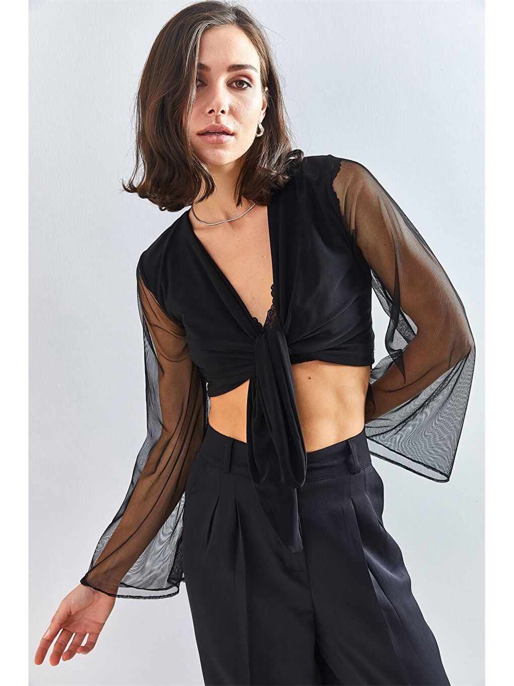 Siyah V Yaka Düz Uzun Kollu Kadın Bolero-3