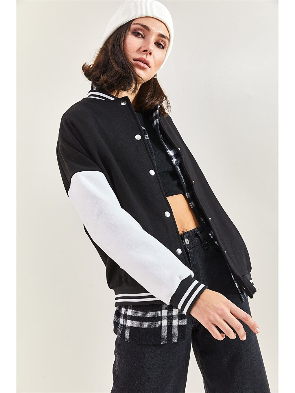 Siyah Kolej Yaka Nakışlı Uzun Kollu Oversize Kadın Spor Hırka-3