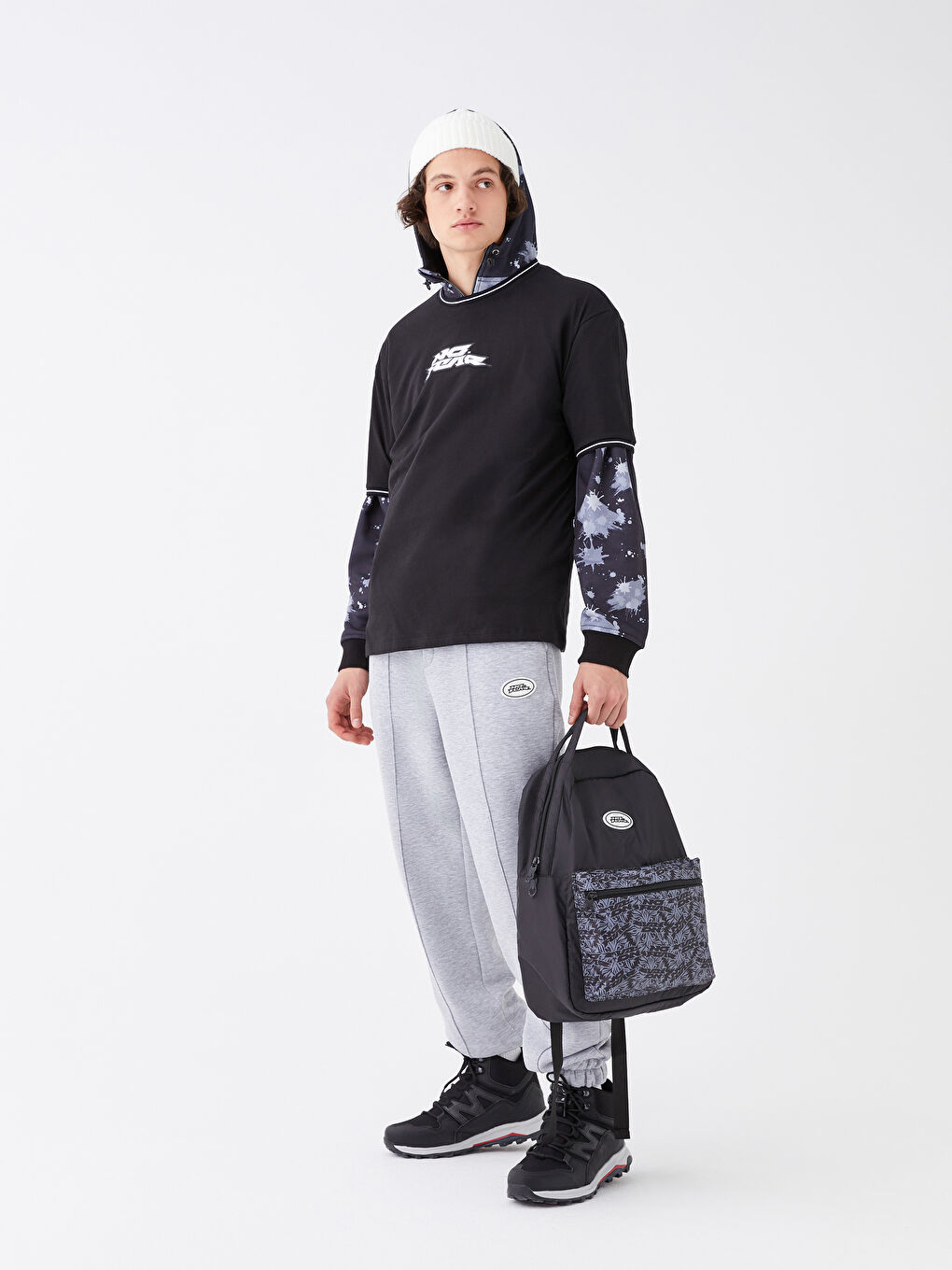 Siyah Bisiklet Yaka Kısa Kollu Baskılı Erkek Tişört-2