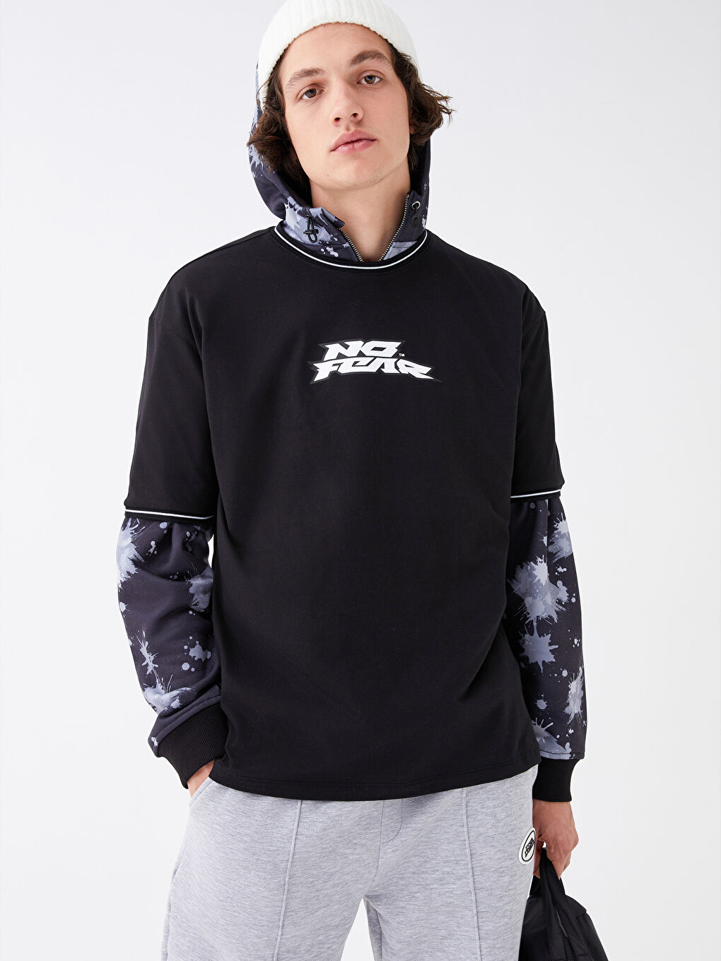 Siyah Bisiklet Yaka Kısa Kollu Baskılı Erkek Tişört-3