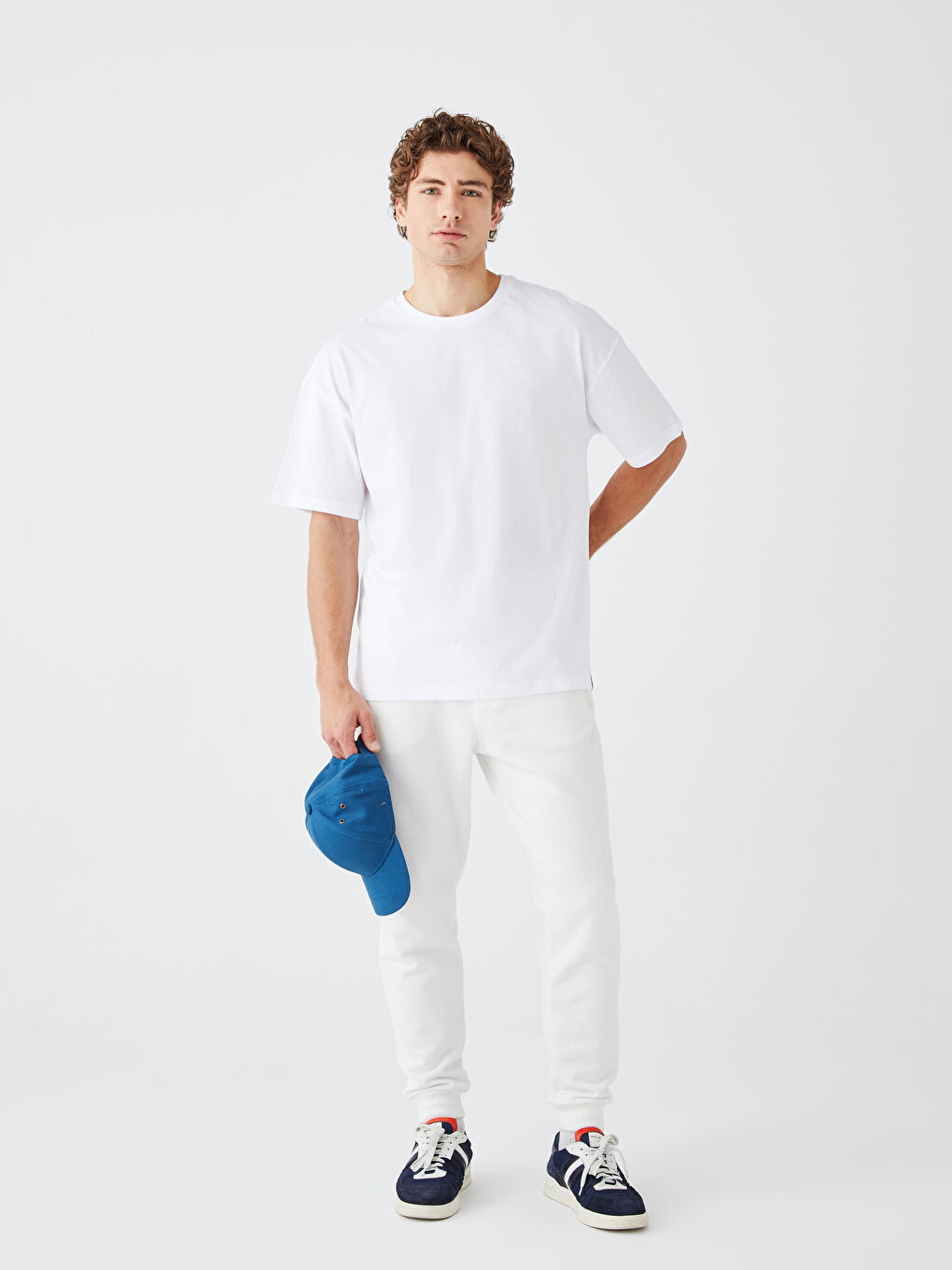 Beyaz Oversize Bisiklet Yaka Kısa Kollu Erkek Tişört-2