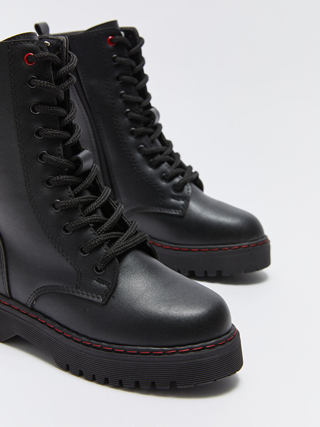 Siyah Deri Görünümlü Fermuarlı Kız Çocuk Bot-2