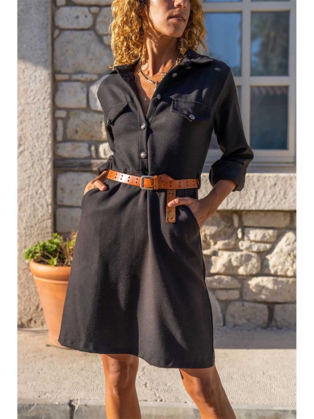 Siyah Gömlek Yaka Düz Uzun Kollu Kaşe Kadın Elbise