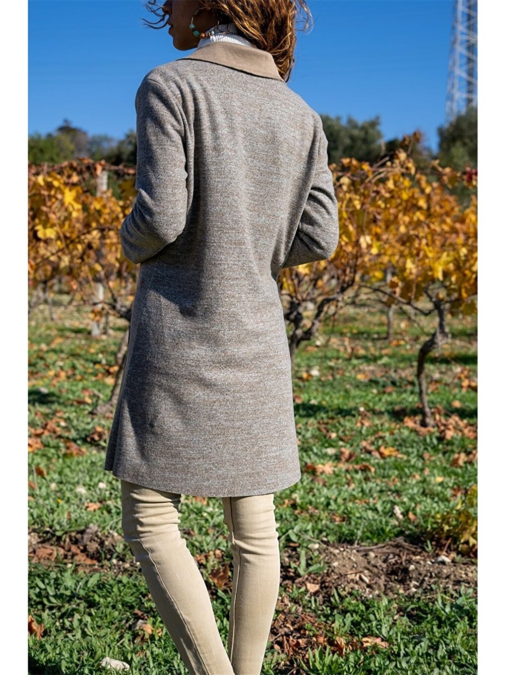 Bej Ceket Yaka Düz Uzun Kollu Kadın Hırka-1