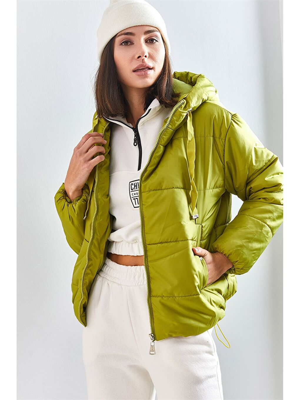 Yeşil Kadın Kapüşonlu Düz Şişme Mont