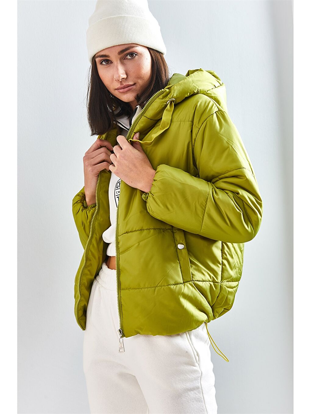 Yeşil Kadın Kapüşonlu Düz Şişme Mont-2