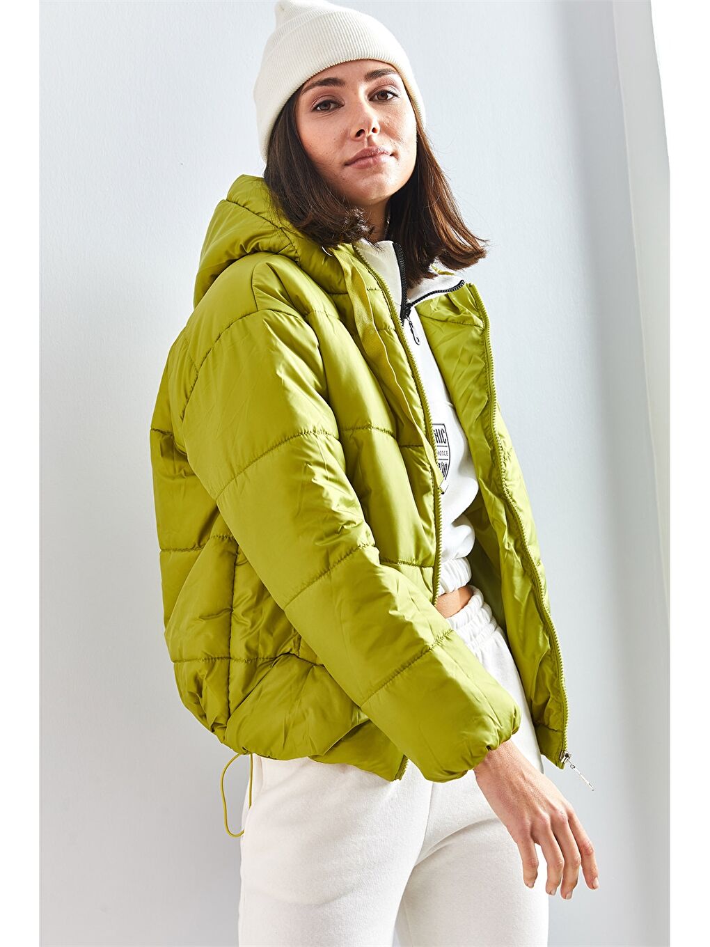 Yeşil Kadın Kapüşonlu Düz Şişme Mont-4