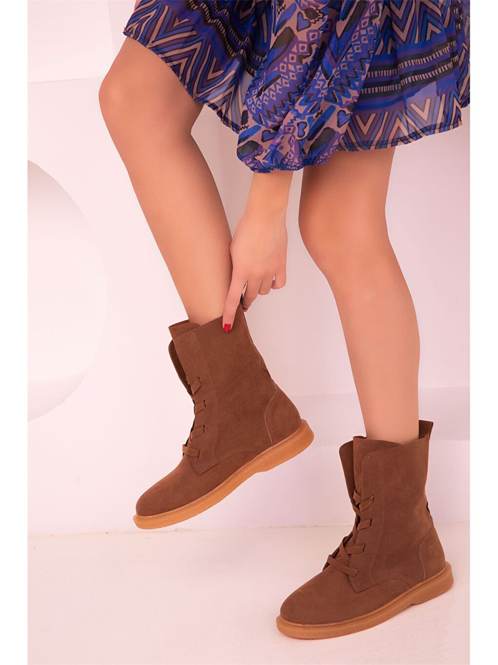 Ekru Bağcıklı Kadın Bot-2