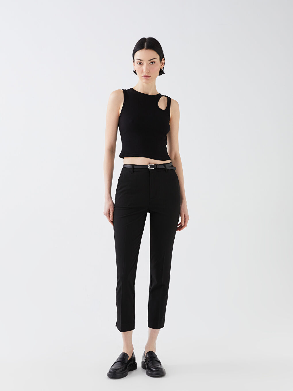 Siyah Standart Fit Düz Kemerli Kadın Pantolon-1