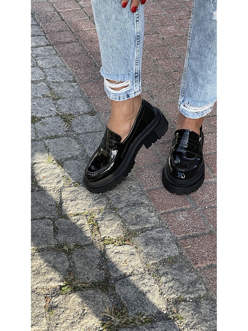 Siyah Rugan Kalın Taban Kadın Klasik Ayakkabı-1