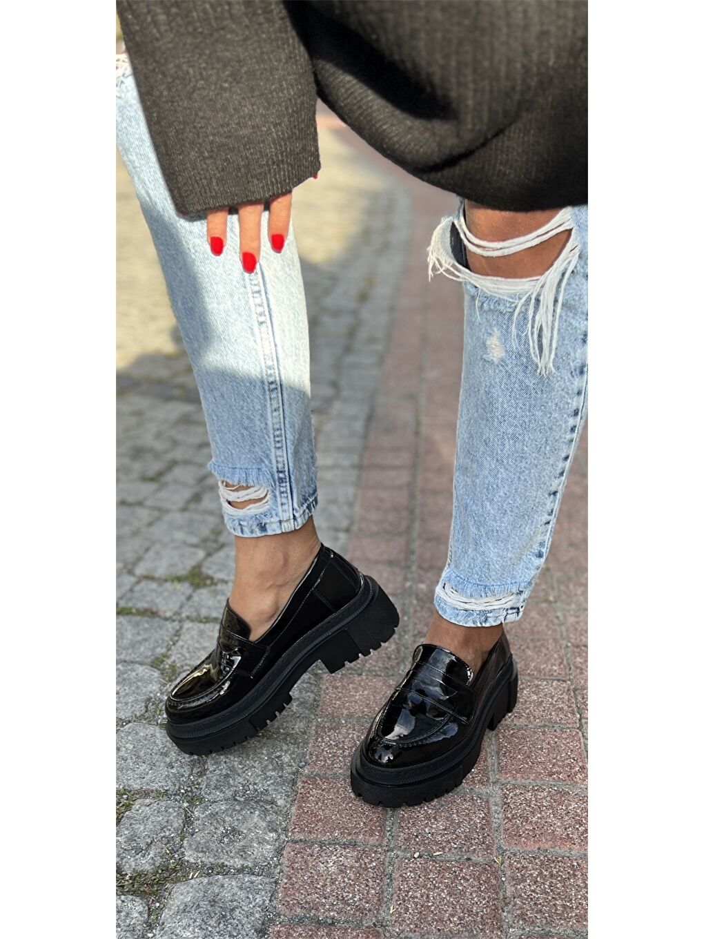 Siyah Rugan Kalın Taban Kadın Klasik Ayakkabı-2