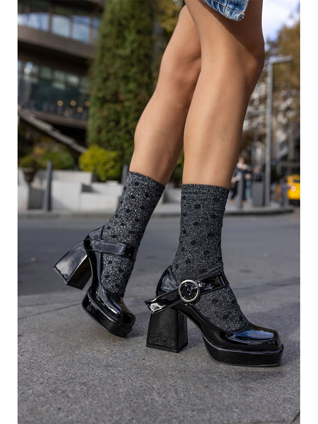 Siyah Rugan Kadın Topuklu Ayakkabı