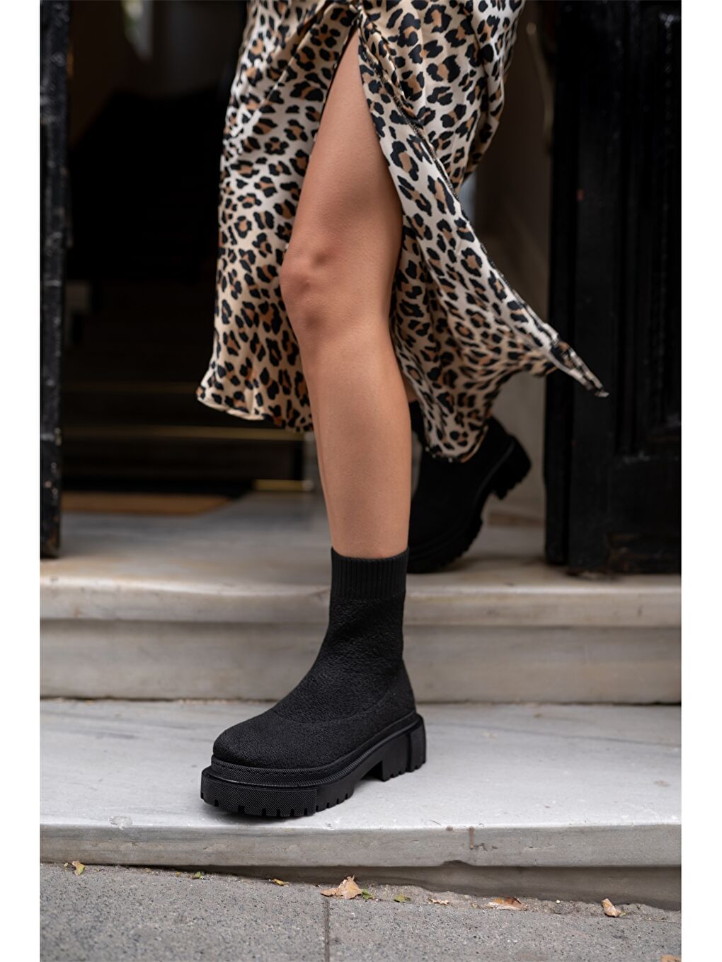 Siyah Kalın Taban Kadın Bot-1