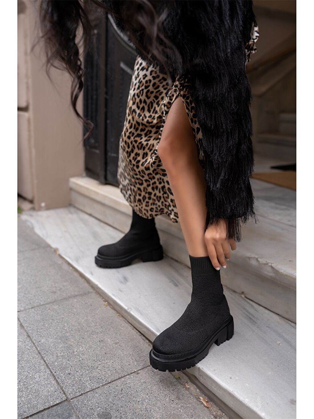 Siyah Kalın Taban Kadın Bot-2