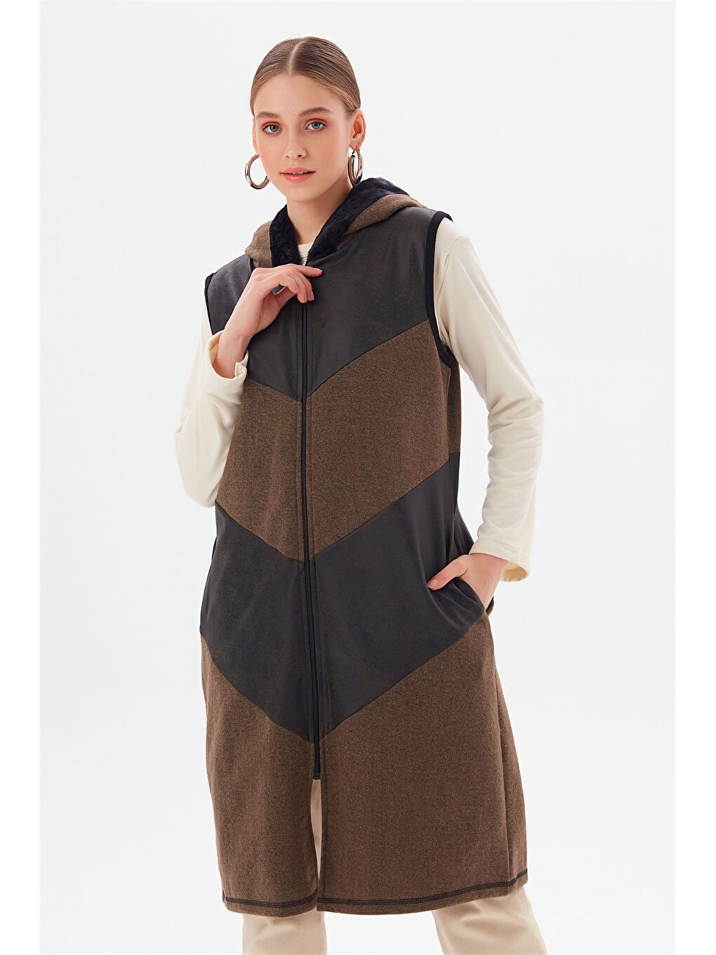 Kahverengi Kapüşonlu Renk Bloklu Kadın Yelek