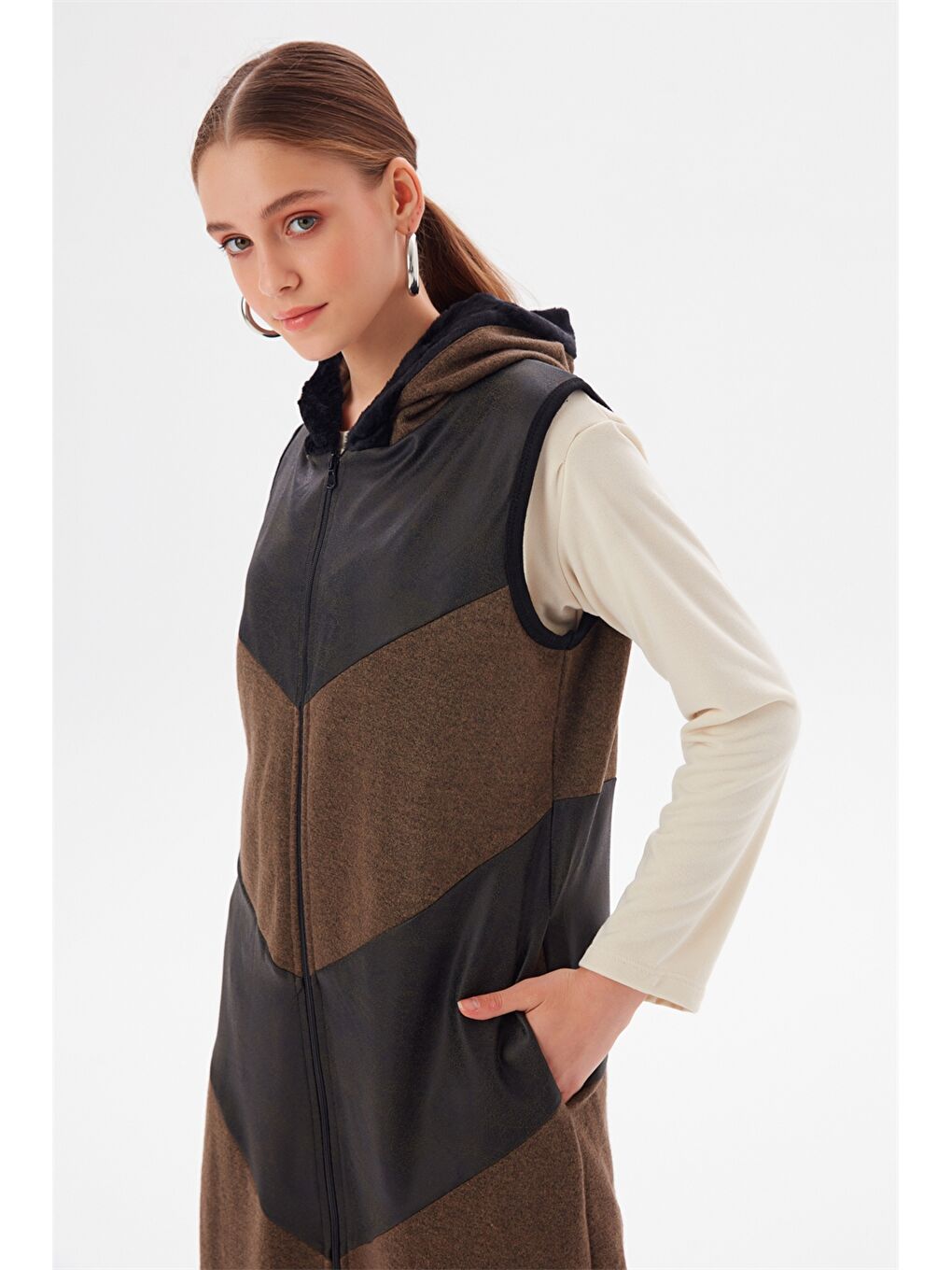 Kahverengi Kapüşonlu Renk Bloklu Kadın Yelek-4