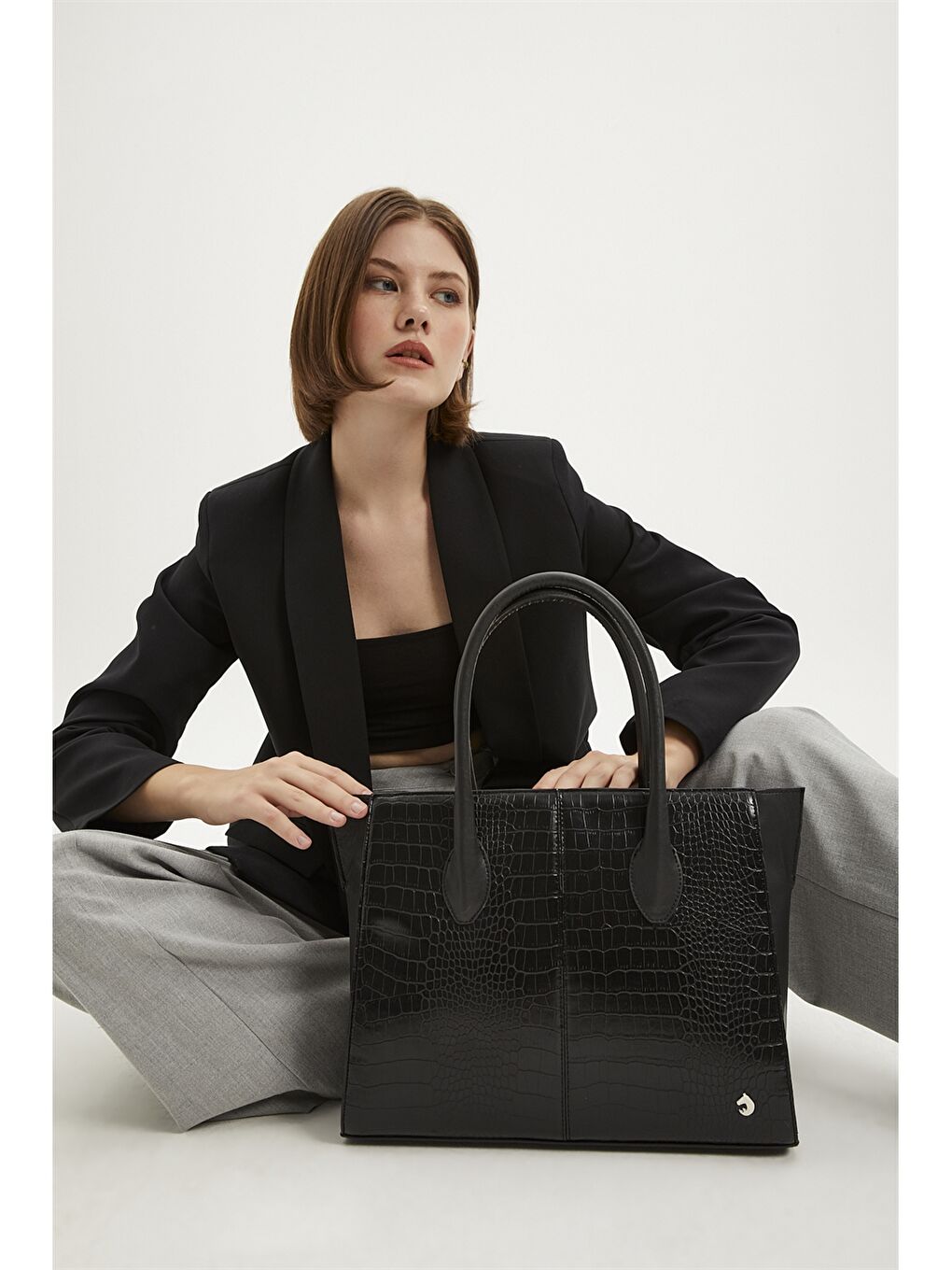 Siyah Deri Görünümlü Kroko Desenli Kadın Tote Çanta-1