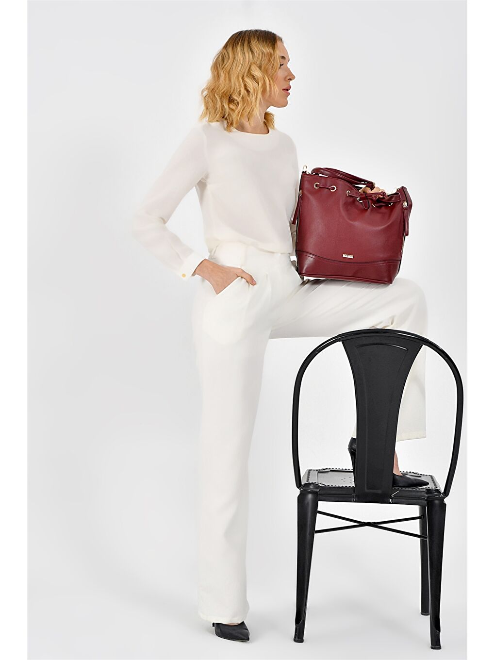 Bordo Deri Görünümlü Kadın Büzgülü Çanta