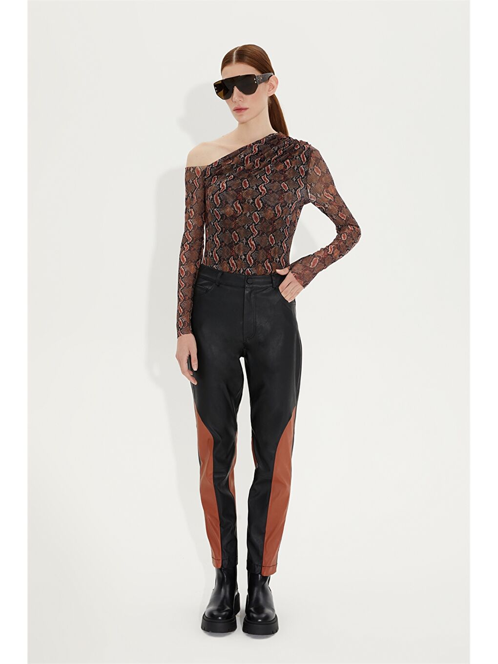 Kahverengi Kayık Yaka Çiçekli Uzun Kollu Kadın Bodysuit-2