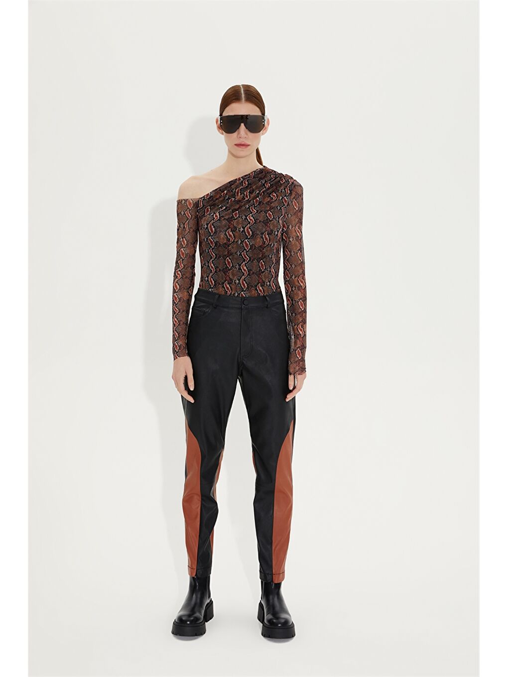 Kahverengi Kayık Yaka Çiçekli Uzun Kollu Kadın Bodysuit-3