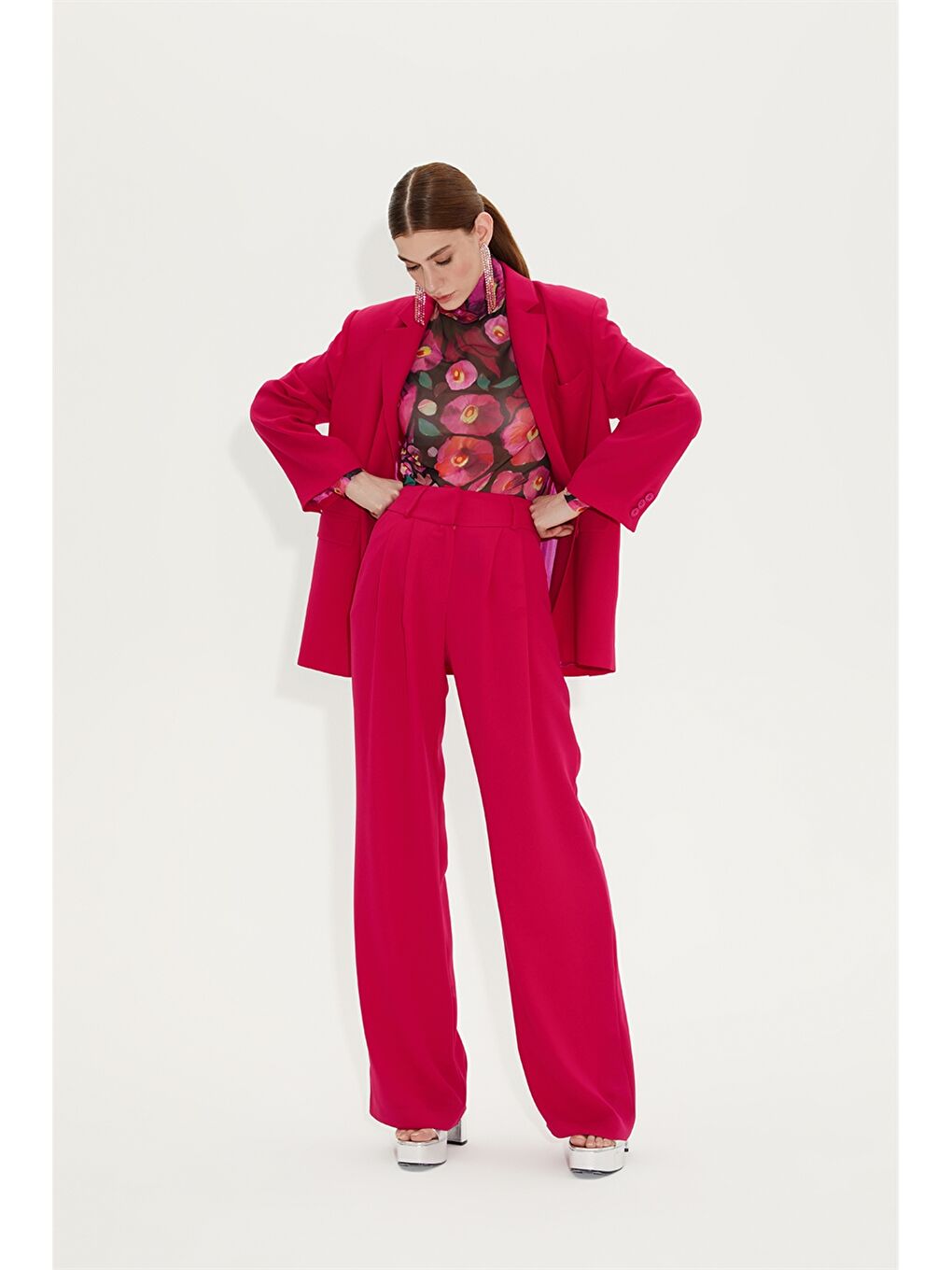 Fuşya Dik Yaka Çiçekli Uzun Kollu Kadın Tişört-3