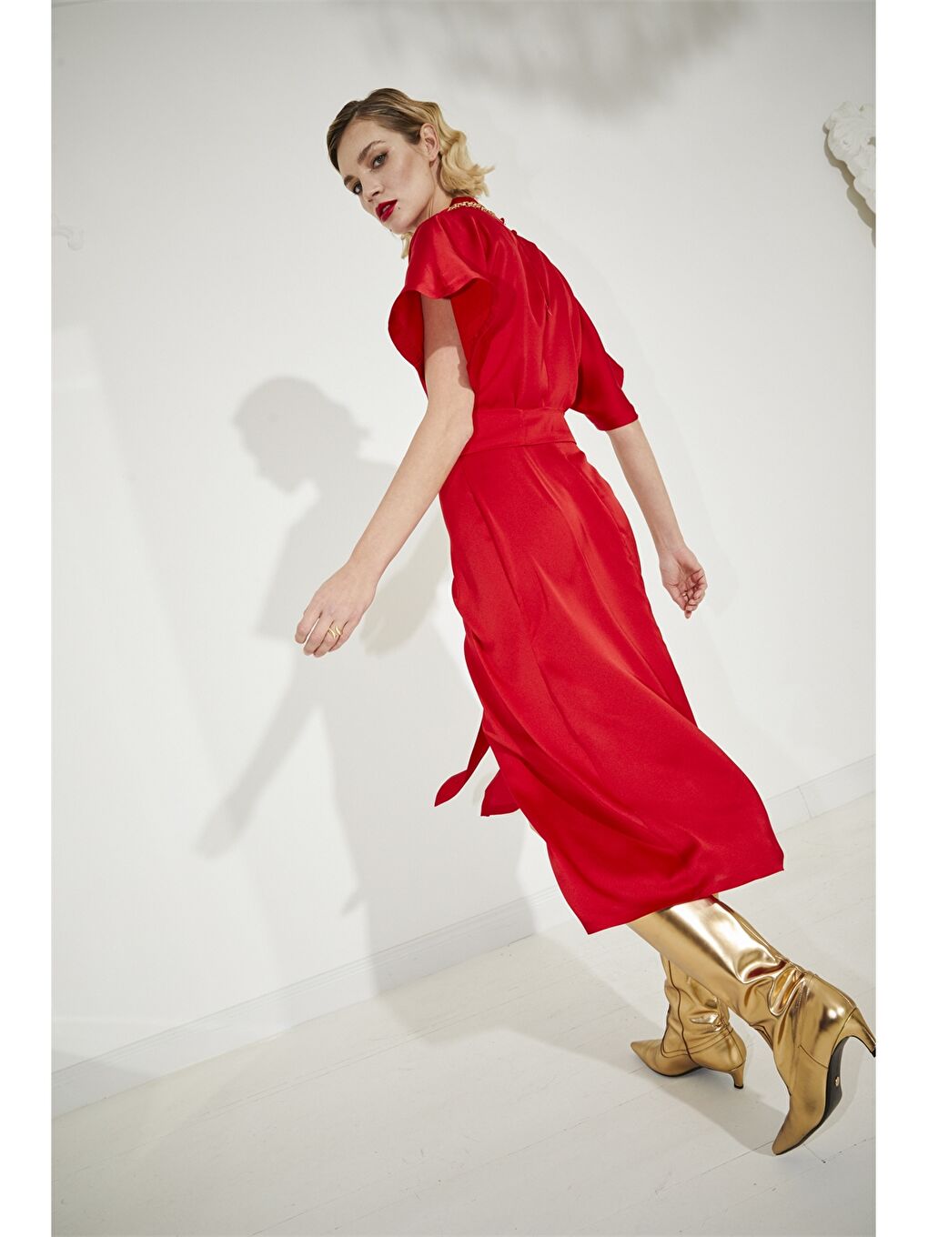 Kırmızı Dik Yaka Kısa Kollu Saten Kadın Elbise-3