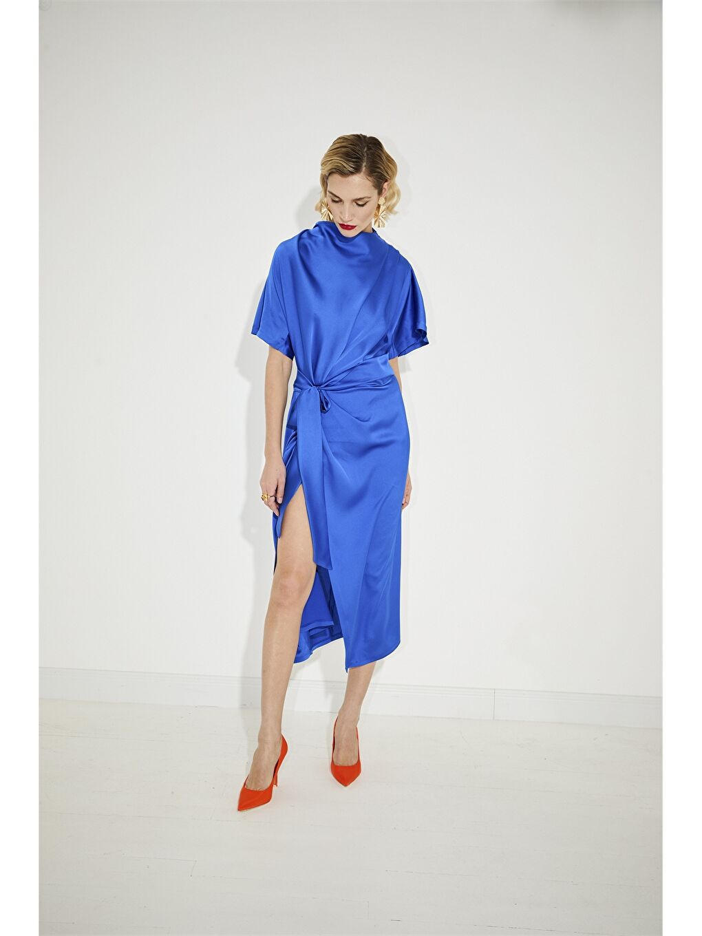 Mavi Dik Yaka Kısa Kollu Saten Kadın Elbise-2