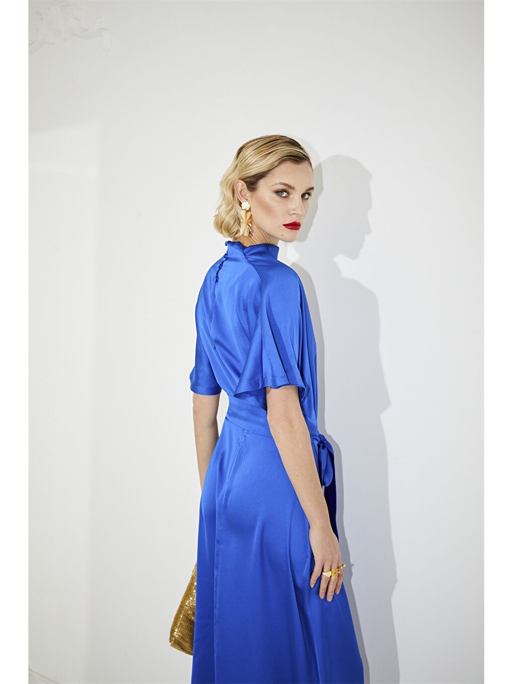 Mavi Dik Yaka Kısa Kollu Saten Kadın Elbise-3