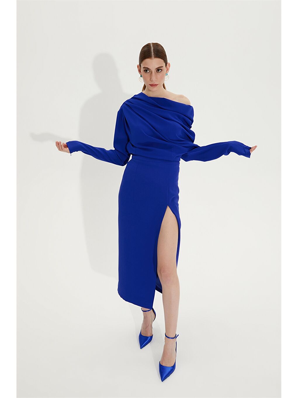 Mavi Kayık Yaka Düz Uzun Kollu Kadın Bluz-1