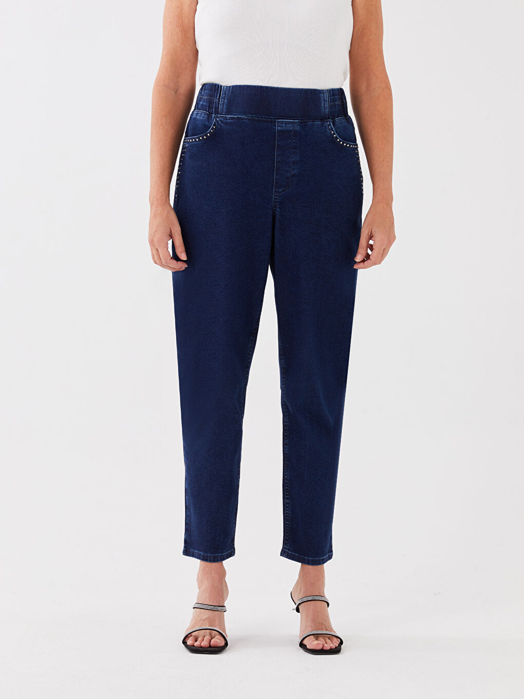 Siyah Yüksek Bel Standart Fit Taşlı Kadın Jean Pantolon-3