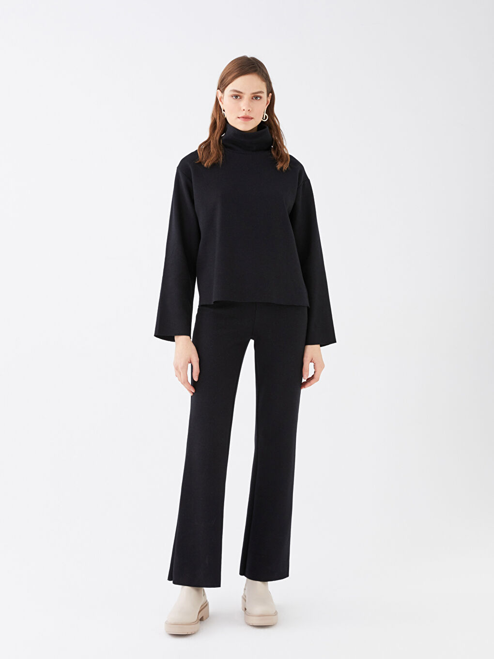 Siyah Yüksek Bel Geniş Paça Kadın Pantolon