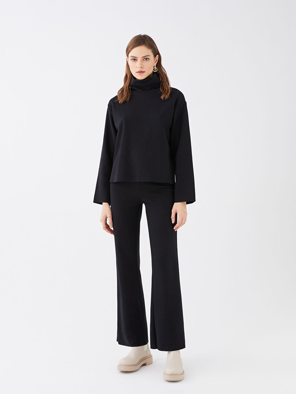 Siyah Yüksek Bel Geniş Paça Kadın Pantolon-1