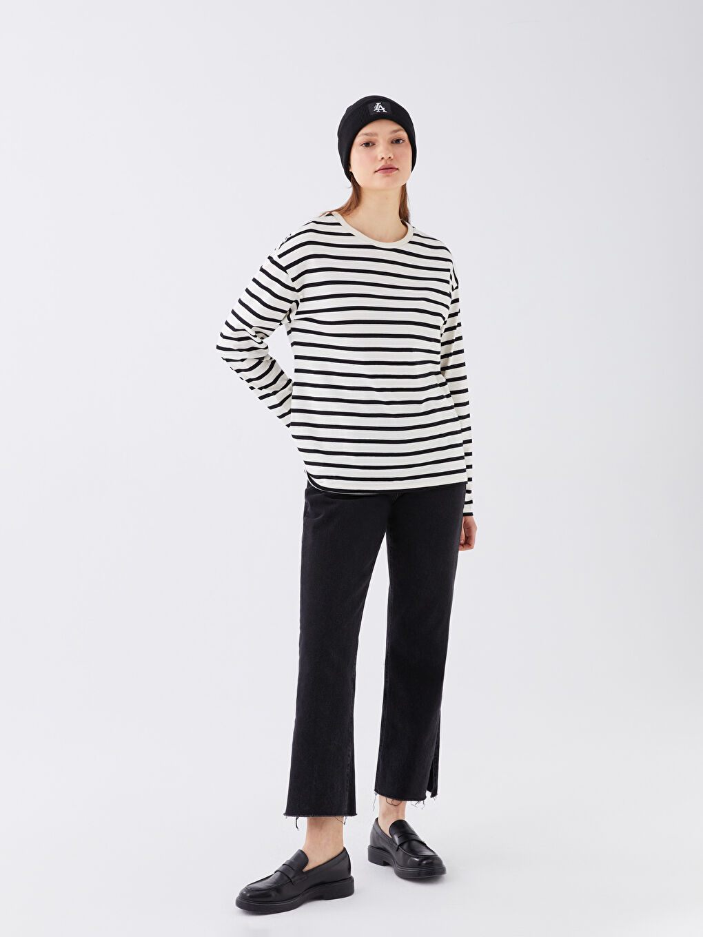 Siyah Etiket Detaylı Kadın Triko Bere-2