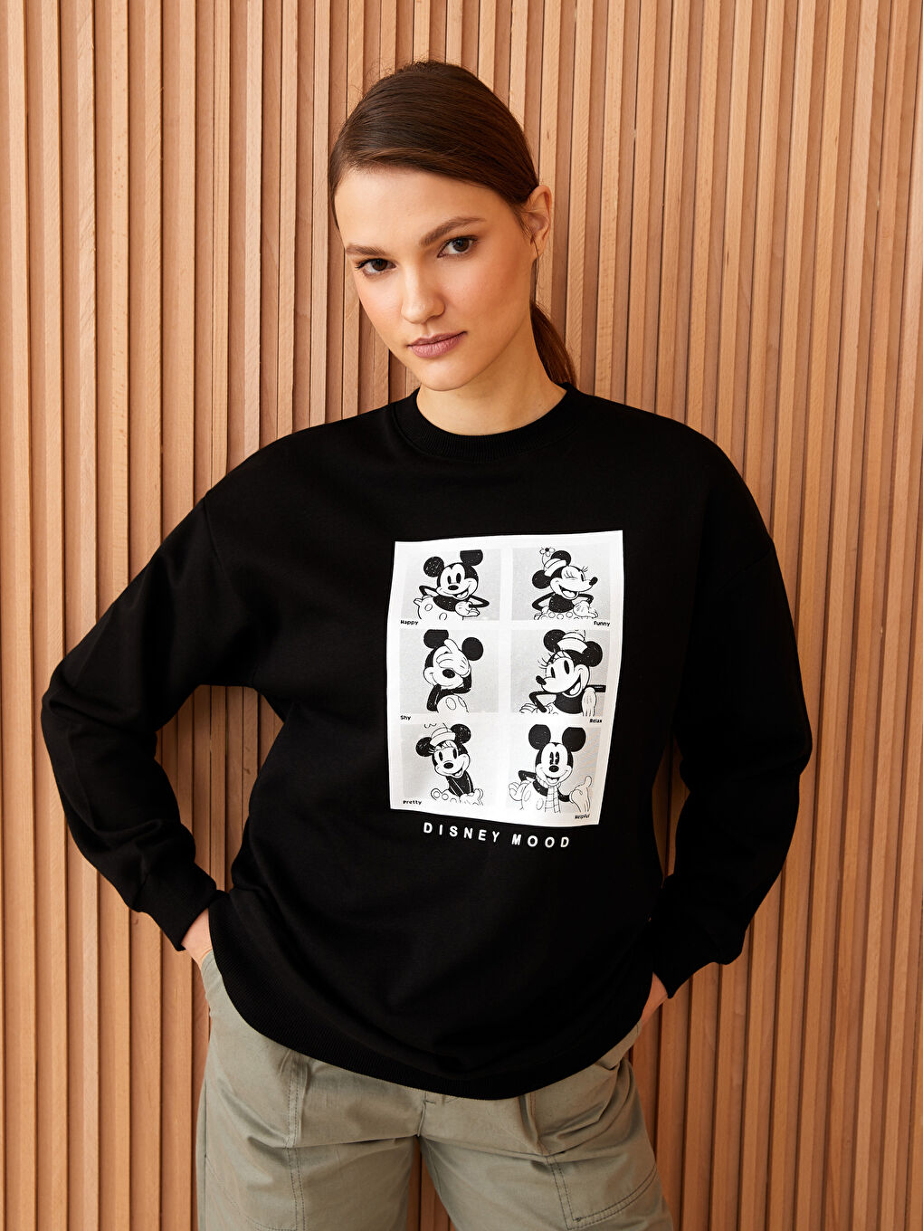 LCW Modest Siyah Bisiklet Yaka Mickey Mouse Baskılı Kadın Kalın Sweatshirt